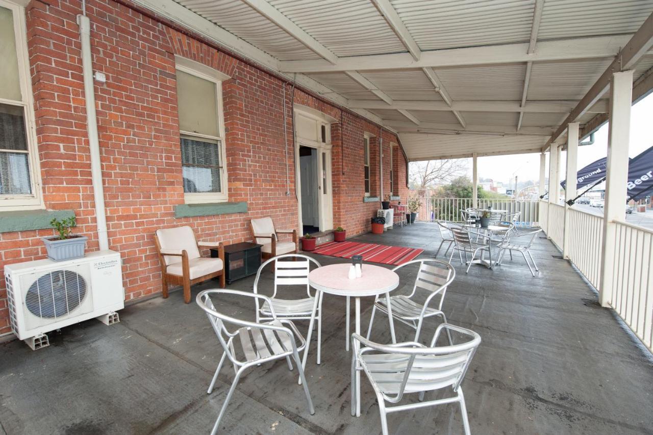 Riverina Hotel ホルブルーク エクステリア 写真